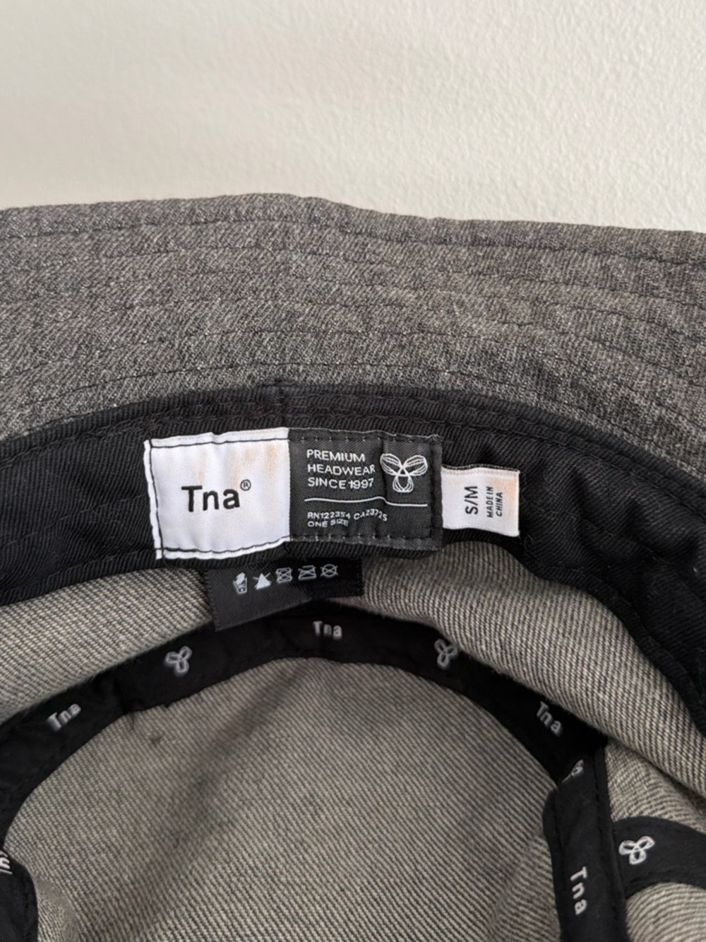 Aritzia TNA Heather Grey Y2K Bucket Hat - Picture 3 of 4